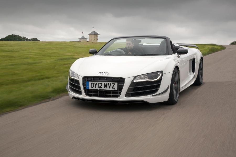  Audi R8 GT Spyder 2011 года  (UK) (фото 4 из 21)